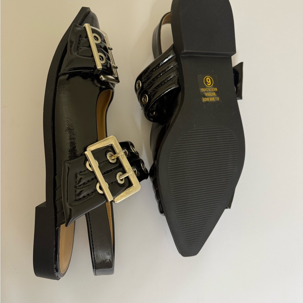 Soda Select Faux Black Patton Buckle Flats NWOT/Box - Picture 3 of 9